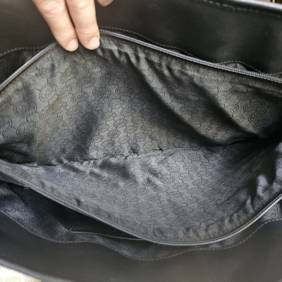 EUC Michael Kors Black Jet Set Large Saffiano Leather Tote - Picture 5 of 10